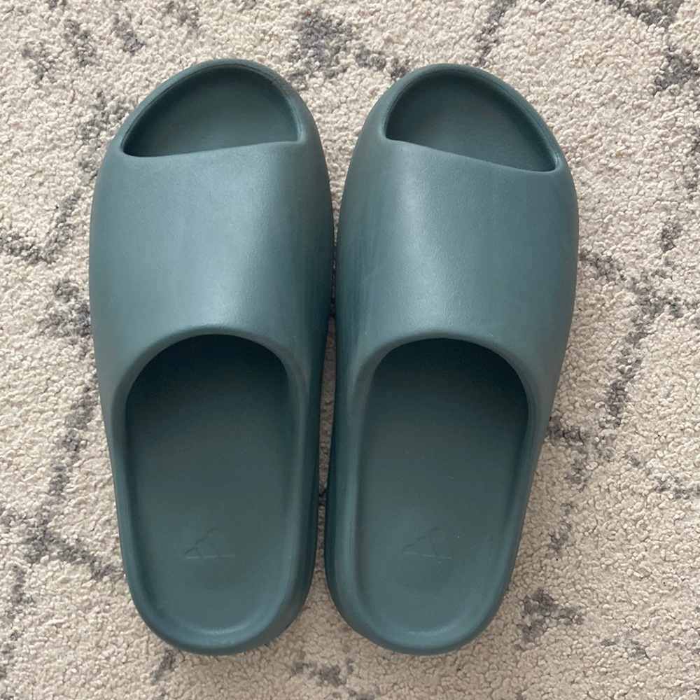 Yeezy Slide Slate Marine